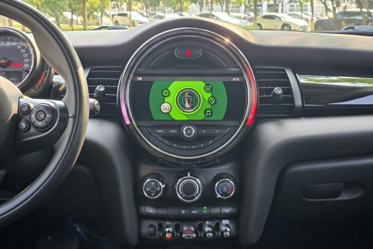 Used MINI 2018 1.5T COOPER Classic Edition Five-Door Version Audio And AC Panel