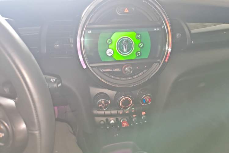 Used MINI 2018 1.5T COOPER Classic Edition Audio And AC Panel