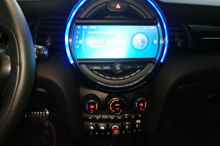 Used MINI 2018 1.5T COOPER Racing Edition Five-Door Version Audio And AC Panel