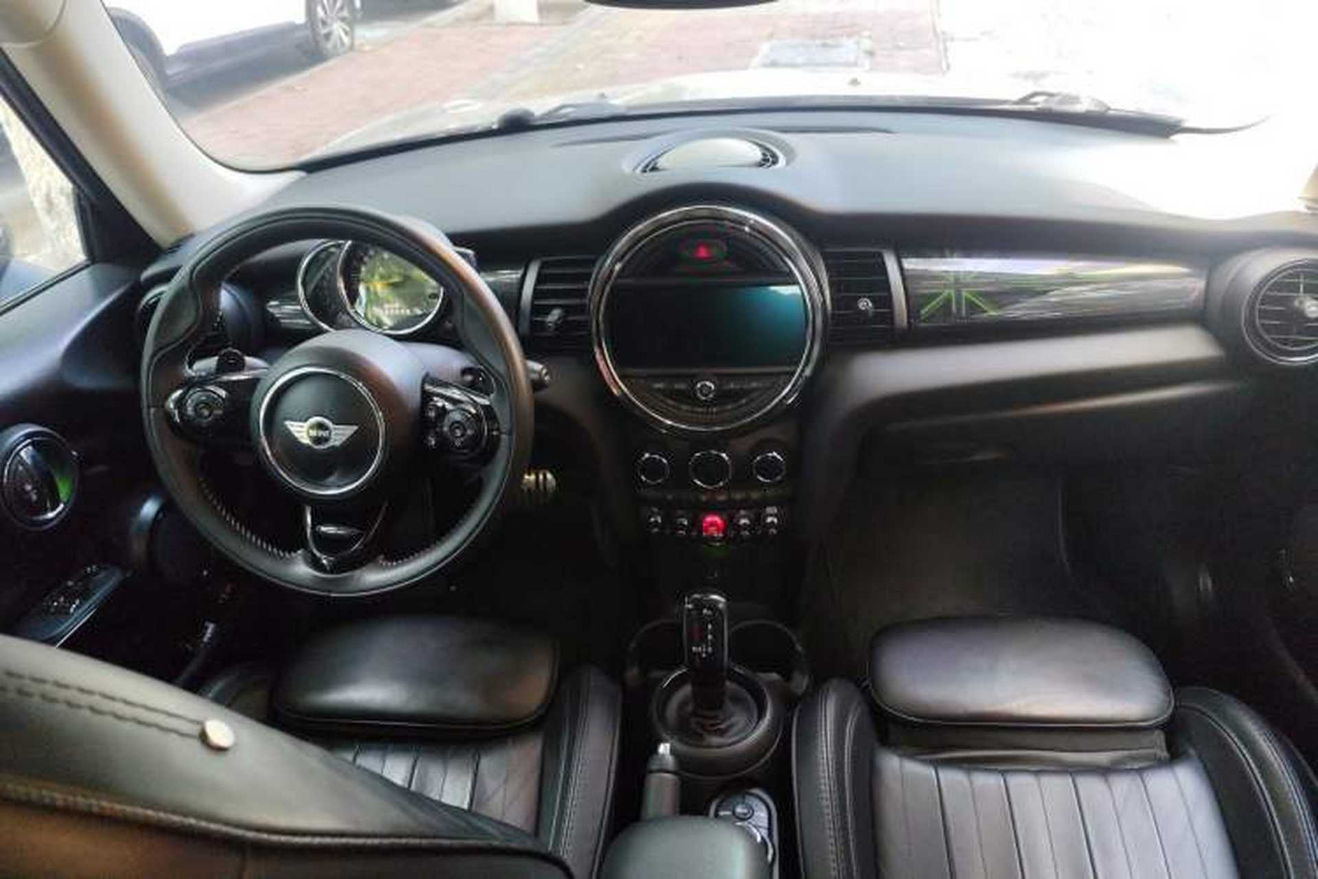 Used MINI 2018 2.0T COOPER S Artist Center Console