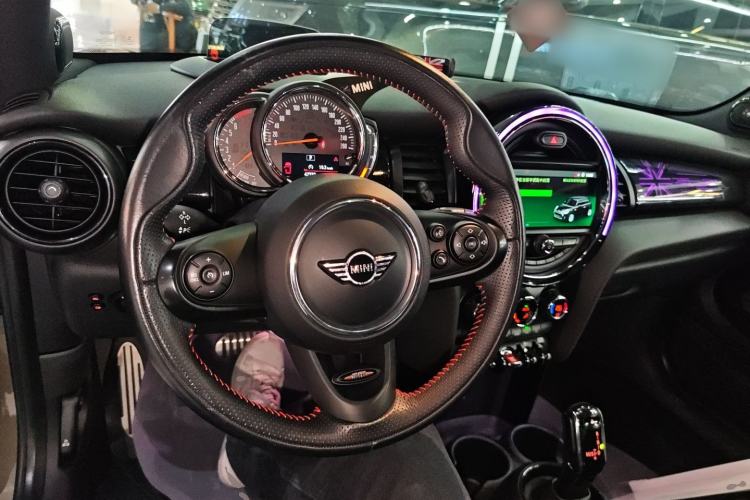Used MINI 2018 1.5T COOPER Racing Driver Center Console