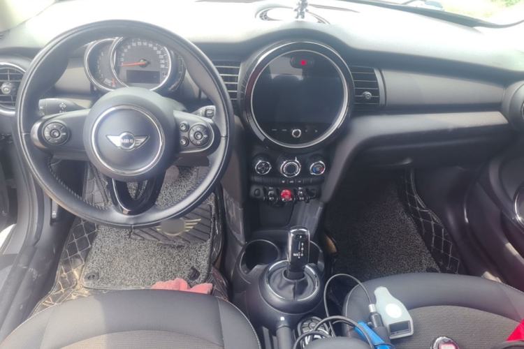 Used MINI 2018 1.5T ONE PLUS Center Console