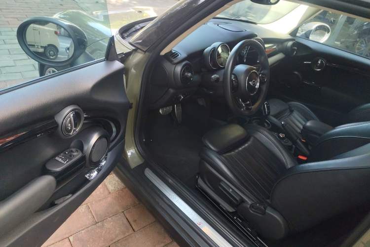 Used MINI 2018 2.0T COOPER S Artist Driver Seat