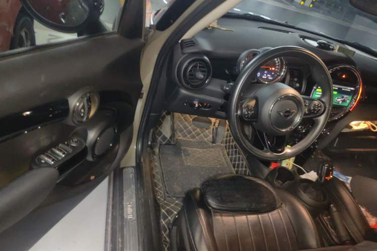 Used MINI 2018 1.5T COOPER Classic Edition Five-Door Version Driver Seat
