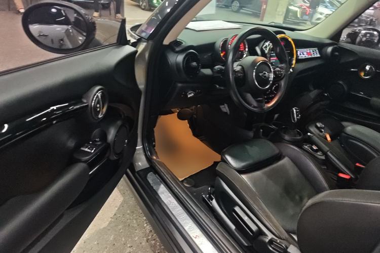 Used MINI 2018 2.0T COOPER S Classic Edition Driver Seat
