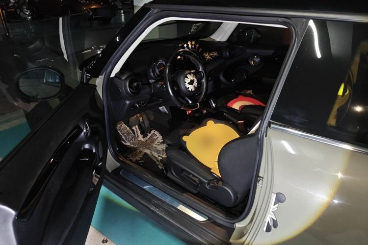 Used MINI 2018 1.5T COOPER Classic Edition Driver Seat