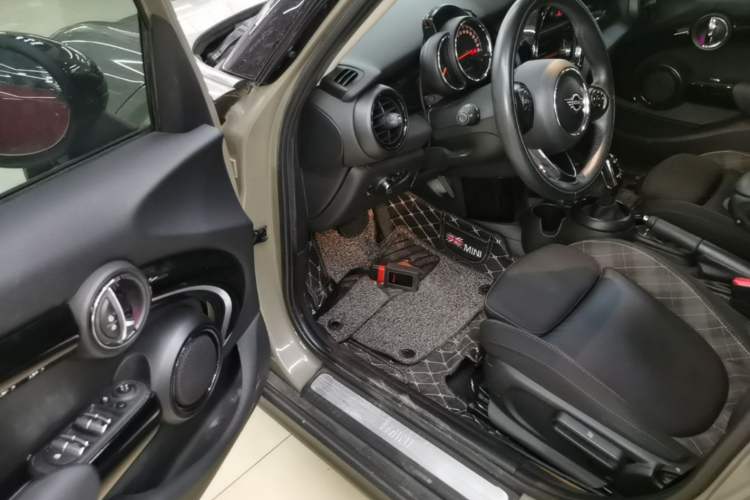 Used MINI 2018 1.5T COOPER Classic Edition Five-Door Version Driver Seat