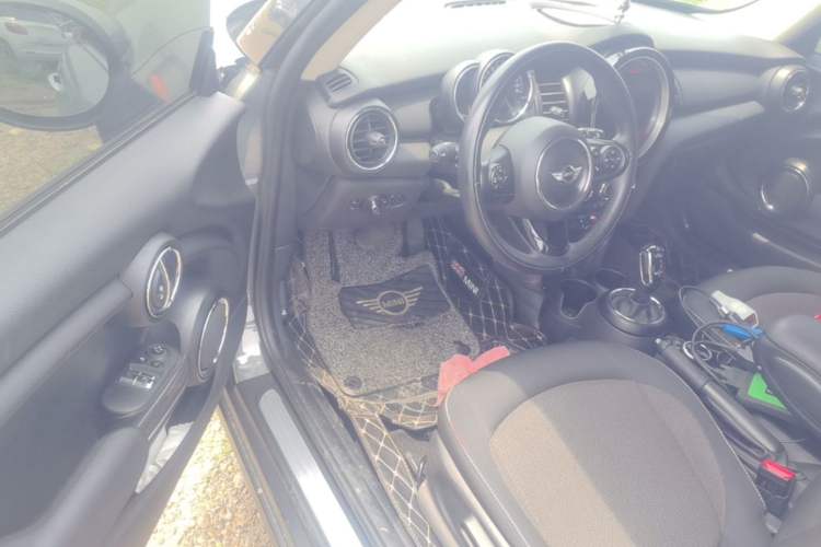 Used MINI 2018 1.5T ONE PLUS Driver Seat