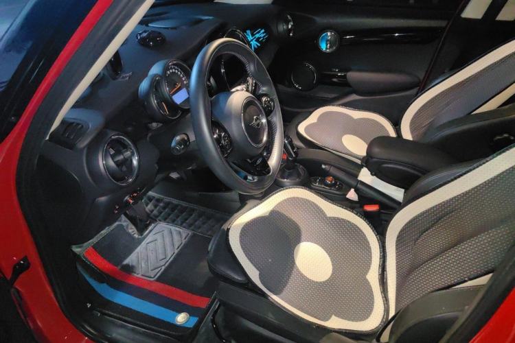 Used MINI 2018 1.5T COOPER Artist Five-Door Edition Driver Seat