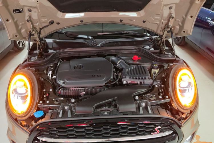 Used MINI 2018 2.0T COOPER S Racing Edition 5-door model Engine Bay