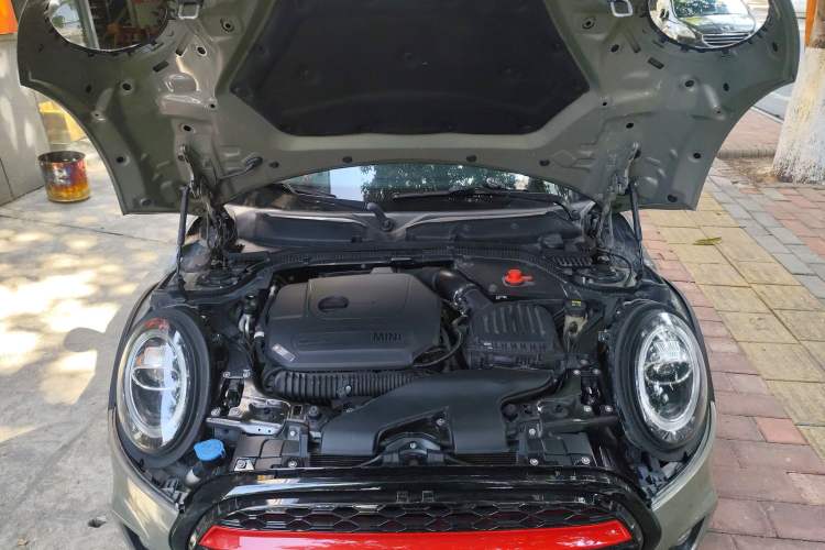 Used MINI 2018 2.0T COOPER S Artist Engine Bay