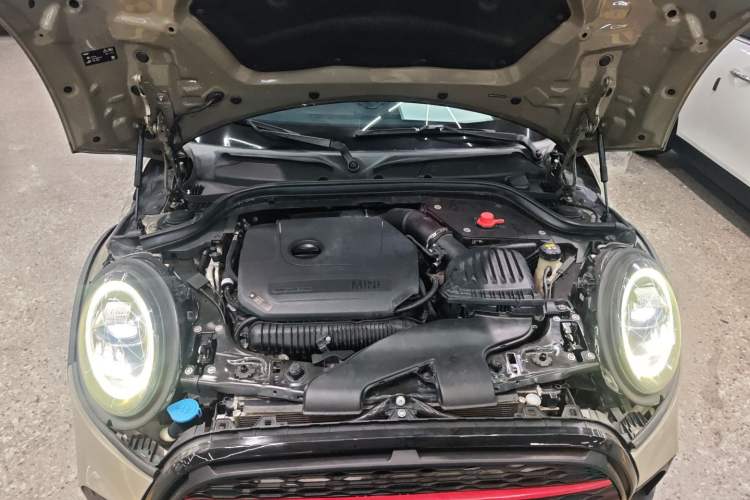 Used MINI 2018 2.0T COOPER S Classic Edition Engine Bay