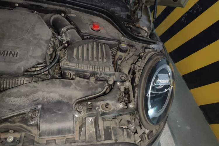 Used MINI 2018 2.0T COOPER S Classic Edition Engine Bay Left