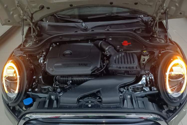 Used MINI 2018 1.5T COOPER Artist Engine Bay