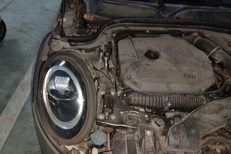 Used MINI 2018 2.0T COOPER S Classic Edition Engine Bay Right
