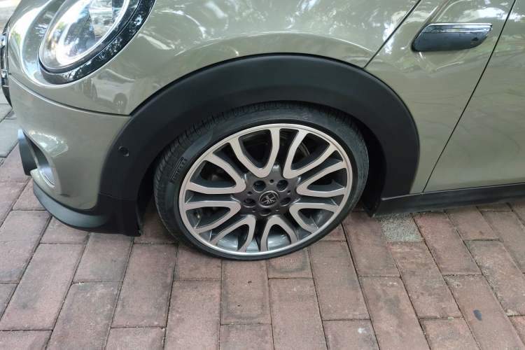 Used MINI 2018 2.0T COOPER S Artist Exterior 2