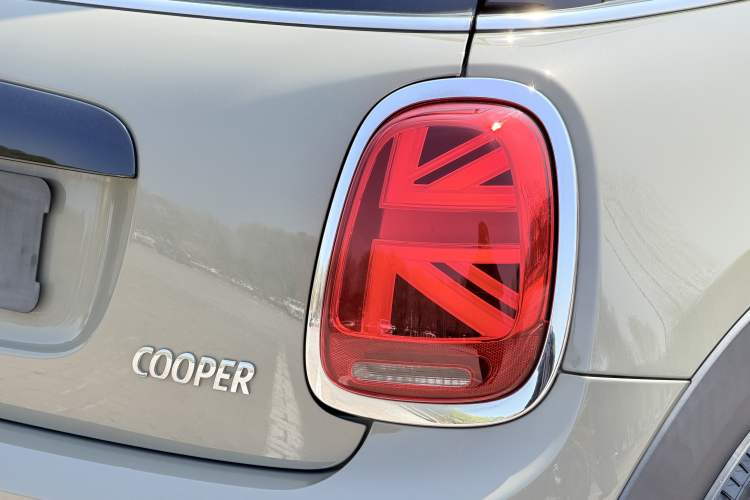 Used MINI 2018 1.5T COOPER Classic Edition Exterior 6
