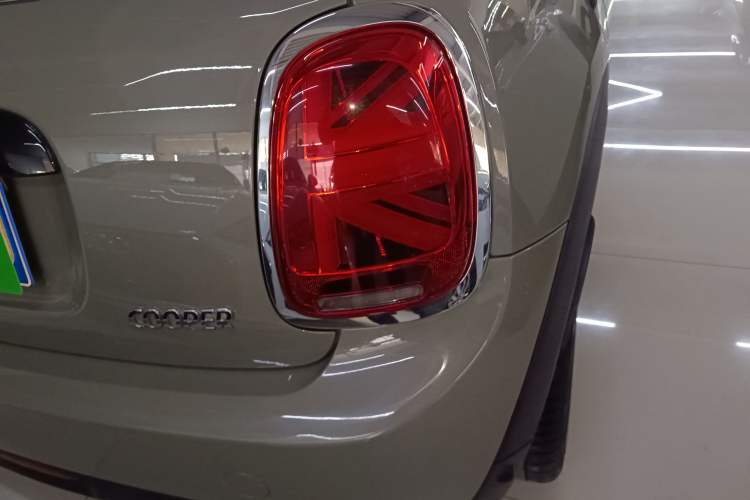 Used MINI 2018 1.5T COOPER Artist Exterior 6
