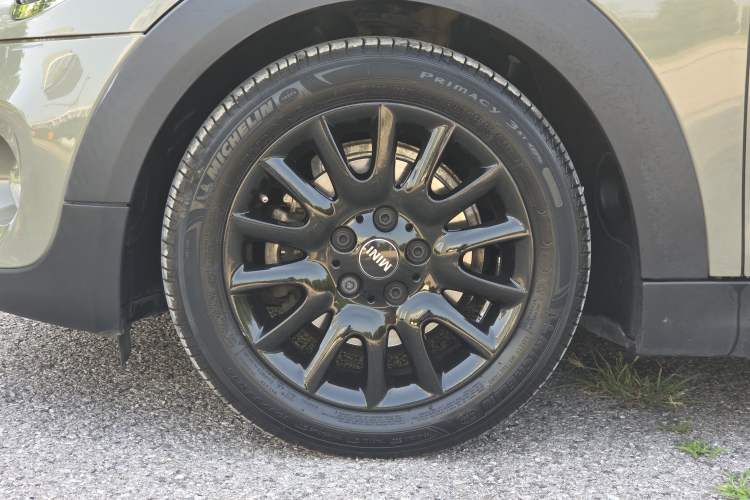 Used MINI 2018 1.5T COOPER Classic Edition Five-Door Version Exterior 9