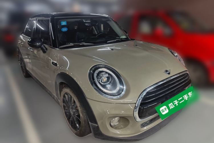 Used MINI 2018 1.5T COOPER Classic Edition Five-Door Version Front Right 45 Deg