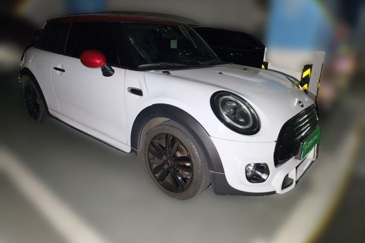 Used MINI 2018 1.5T COOPER Racing Driver Front Right 45 Deg