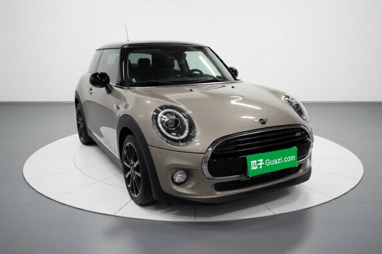 Used MINI 2018 1.5T COOPER Classic Edition Front Right 45 Deg