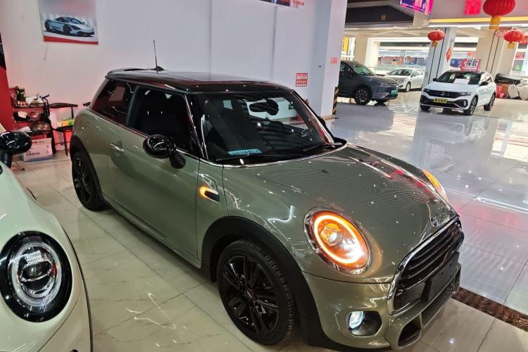 Used MINI 2018 1.5T COOPER Racing Driver Front Right 45 Deg