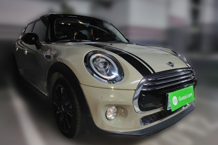 Used MINI 2018 1.5T COOPER Artist Five-Door Edition Front Right 45 Deg