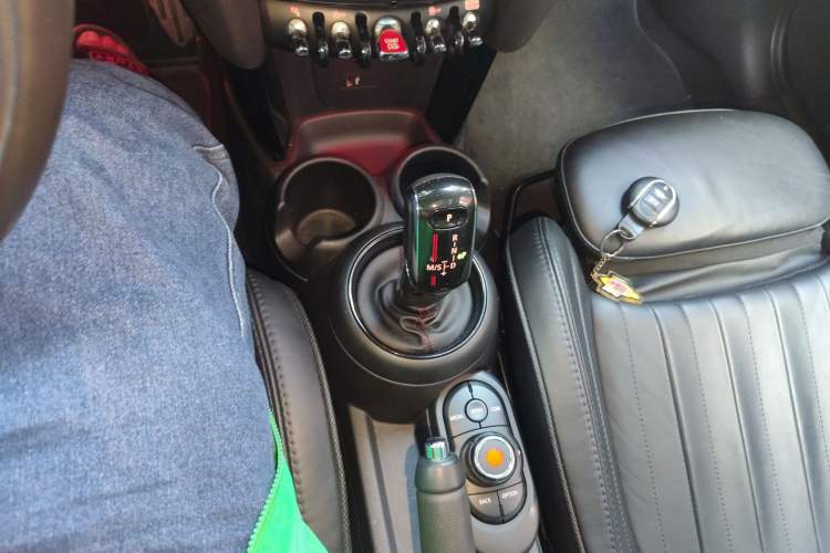 Used MINI 2018 2.0T COOPER S Artist Gear Lever
