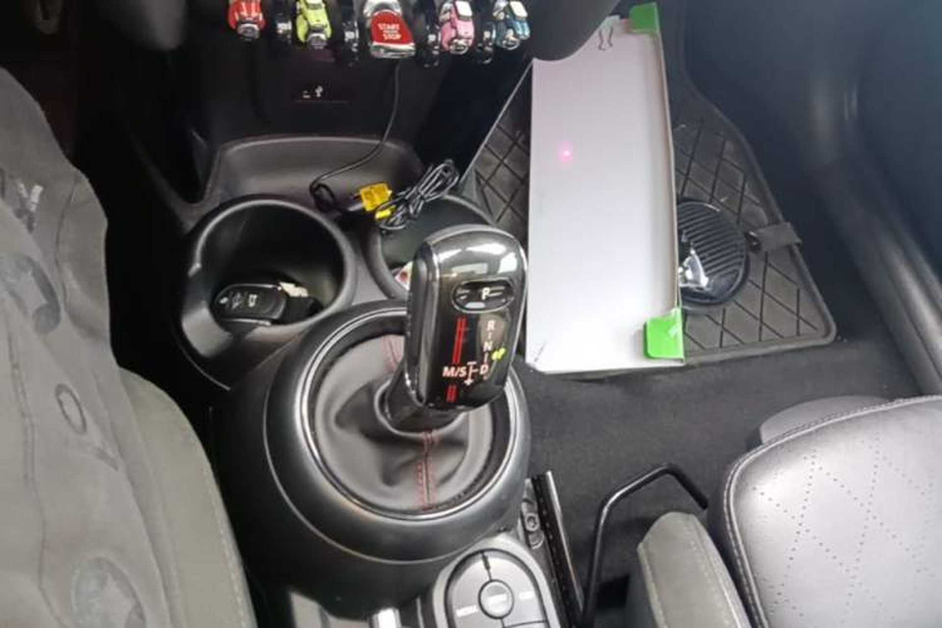 Used MINI 2018 2.0T COOPER S Classic Edition Gear Lever