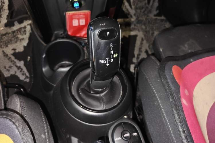 Used MINI 2018 1.5T COOPER Classic Edition Gear Lever