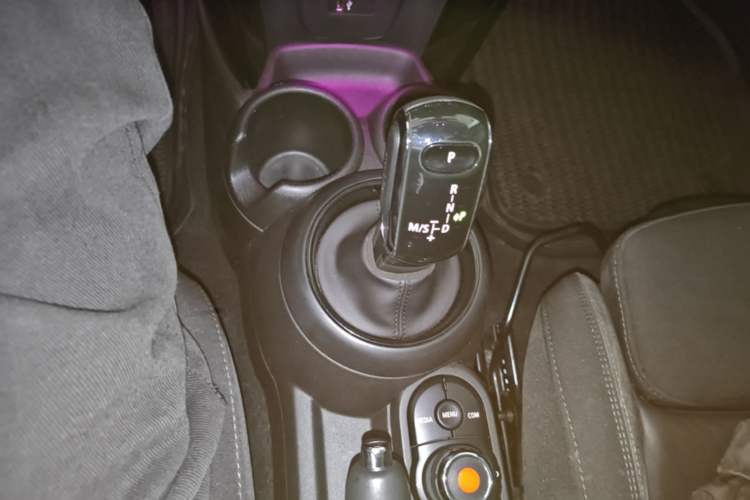 Used MINI 2018 1.5T COOPER Classic Edition Gear Lever