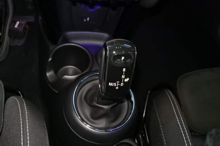 Used MINI 2018 1.5T COOPER Racing Edition Five-Door Version Gear Lever