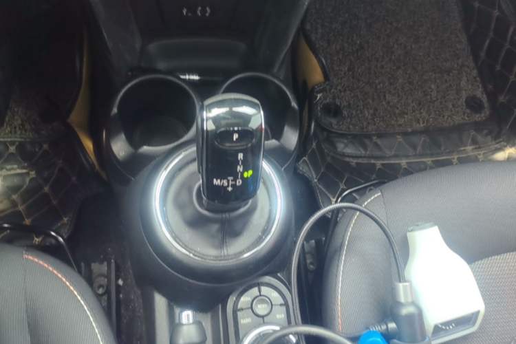 Used MINI 2018 1.5T ONE PLUS Gear Lever