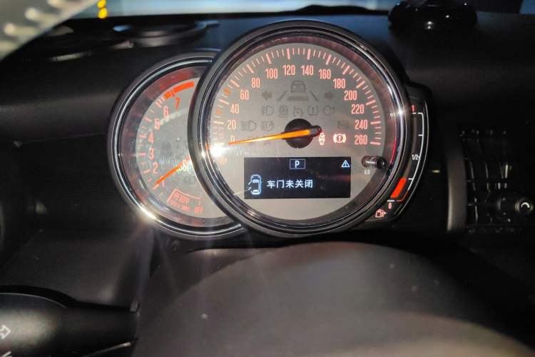 Used MINI 2018 1.5T COOPER Artist Five-Door Edition Instrument Cluster