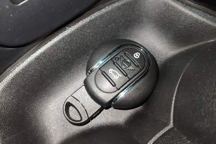 Used MINI 2018 2.0T COOPER S Racing Edition 5-door model Interior 1