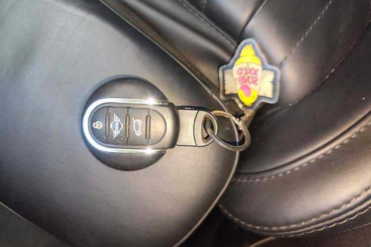 Used MINI 2018 2.0T COOPER S Artist Interior 1