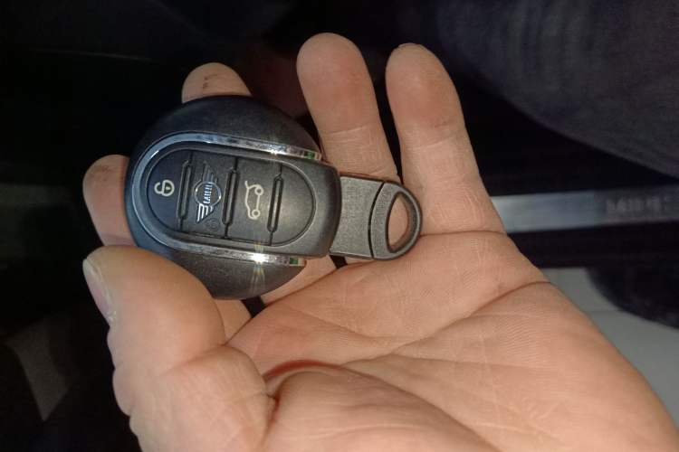 Used MINI 2018 1.5T COOPER Artist Interior 1