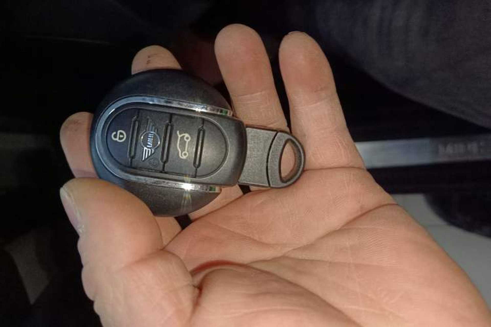 Used MINI 2018 1.5T COOPER Artist Interior 1