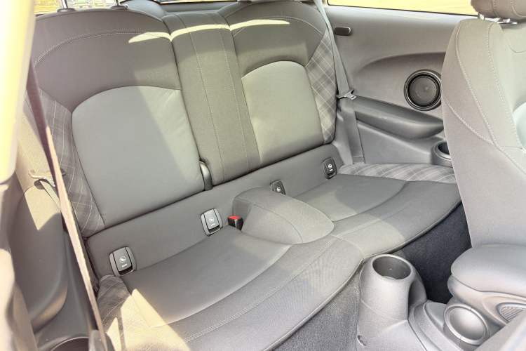 Used MINI 2018 1.5T COOPER Classic Edition Interior 2