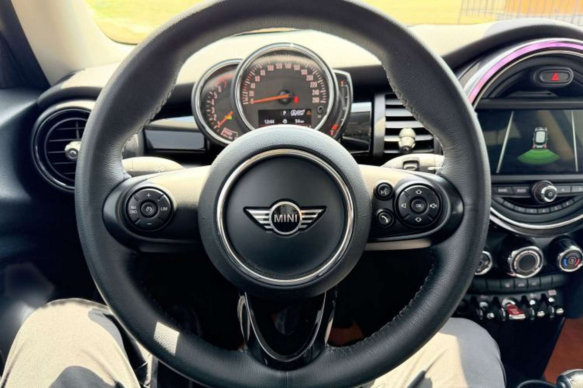 Used MINI 2018 1.5T COOPER Classic Edition Interior 4