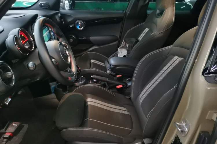 Used MINI 2018 1.5T COOPER Racing Edition Five-Door Version Left Front Seat