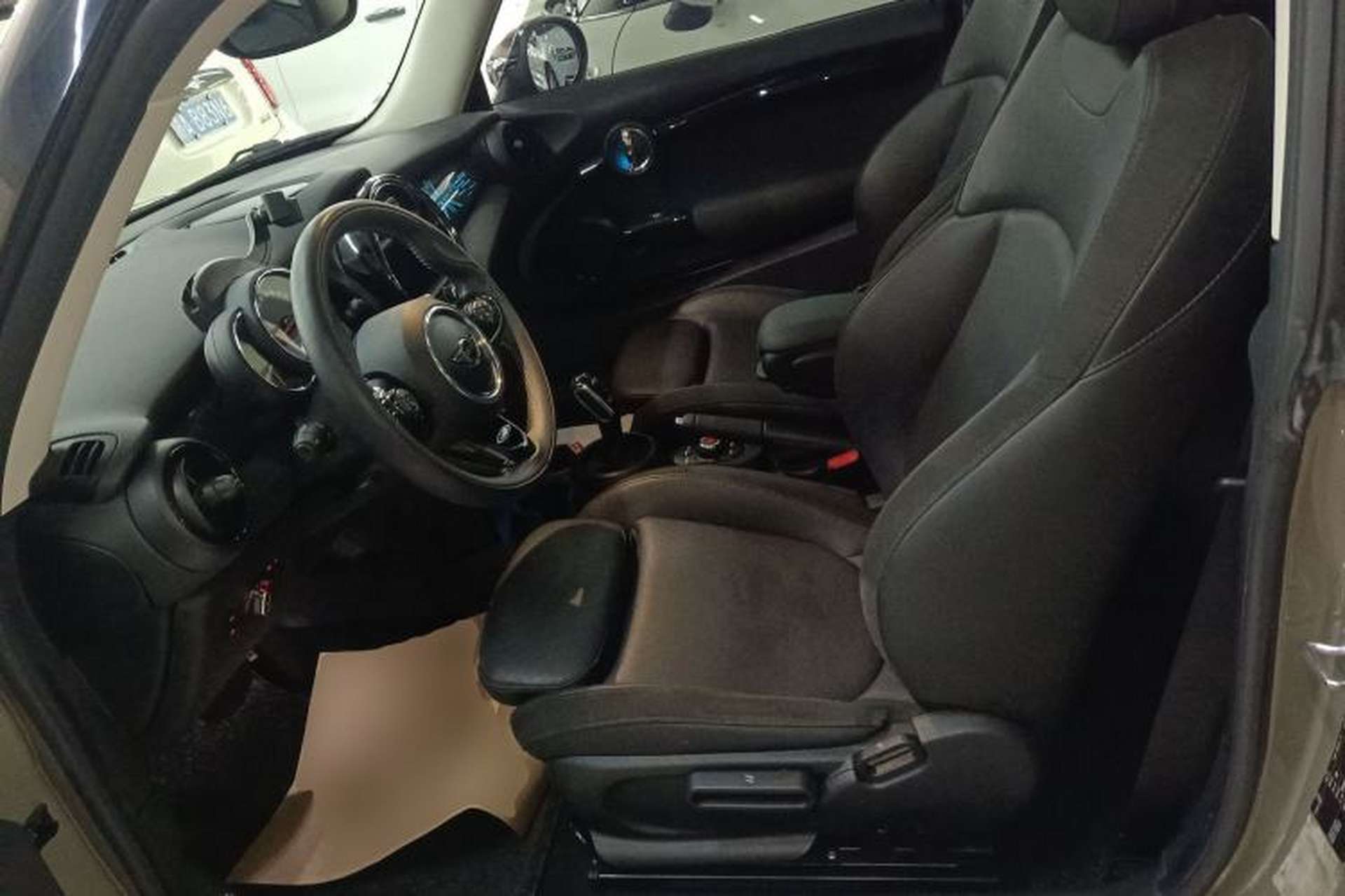 Used MINI 2018 1.5T COOPER Artist Left Front Seat