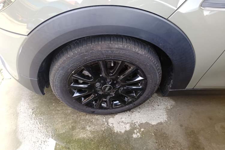 Used MINI 2018 1.5T COOPER Classic Edition Five-Door Version Left Front Wheel Hub
