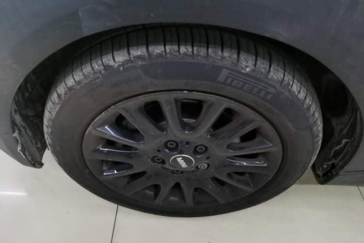 Used MINI 2018 1.5T COOPER Classic Edition Five-Door Version Left Front Wheel Hub