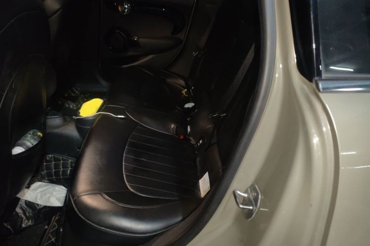 Used MINI 2018 1.5T COOPER Classic Edition Five-Door Version Left Rear Seat