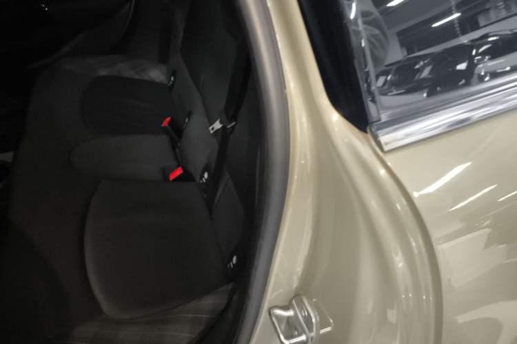 Used MINI 2018 1.5T COOPER Classic Edition Five-Door Version Left Rear Seat
