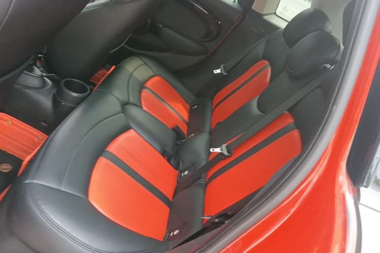Used MINI 2018 1.5T COOPER Classic Edition Five-Door Version Left Rear Seat
