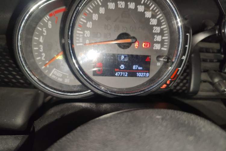 Used MINI 2018 2.0T COOPER S Classic Edition Odometer Close Up