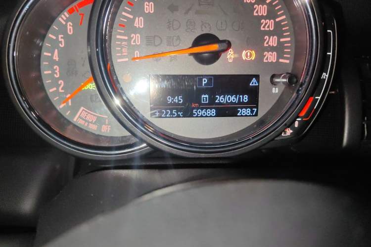 Used MINI 2018 1.5T COOPER Artist Five-Door Edition Odometer Close Up